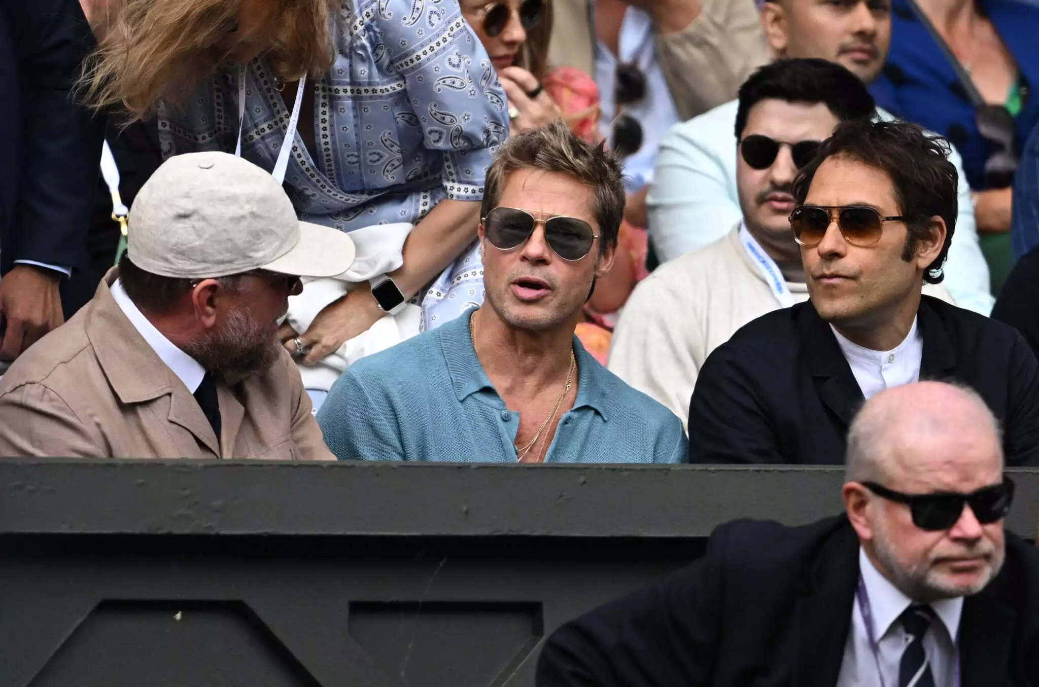 Στο Wimbledon, ο Brad Pitt και άλλοι διάσημοι βρέθηκαν στις εξέδρες για να παρακολουθήσουν τον συγκλονιστικό τελικό.