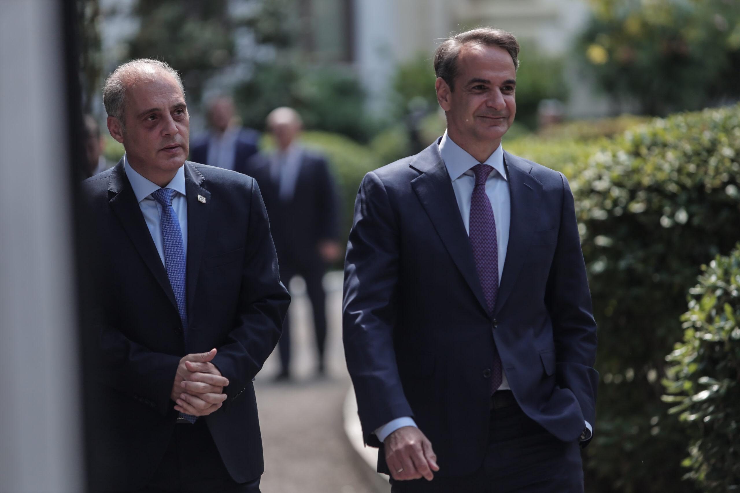 Δριμεία επίθεση Βελόπουλου σε Μητσοτάκη: «Ψεύτης, επικίνδυνος και ψεκασμένος»