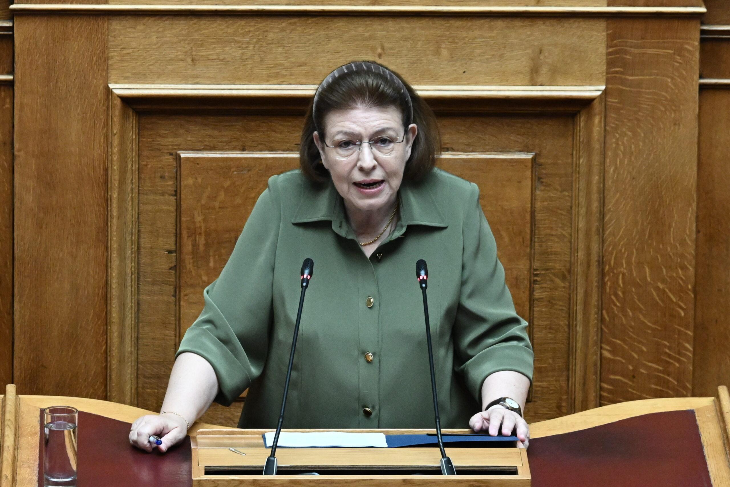 Λ. Μενδώνη: Άγνωστοι έφτιαξαν ψεύτικο προφίλ της υπουργού στα σόσιαλ μίντια