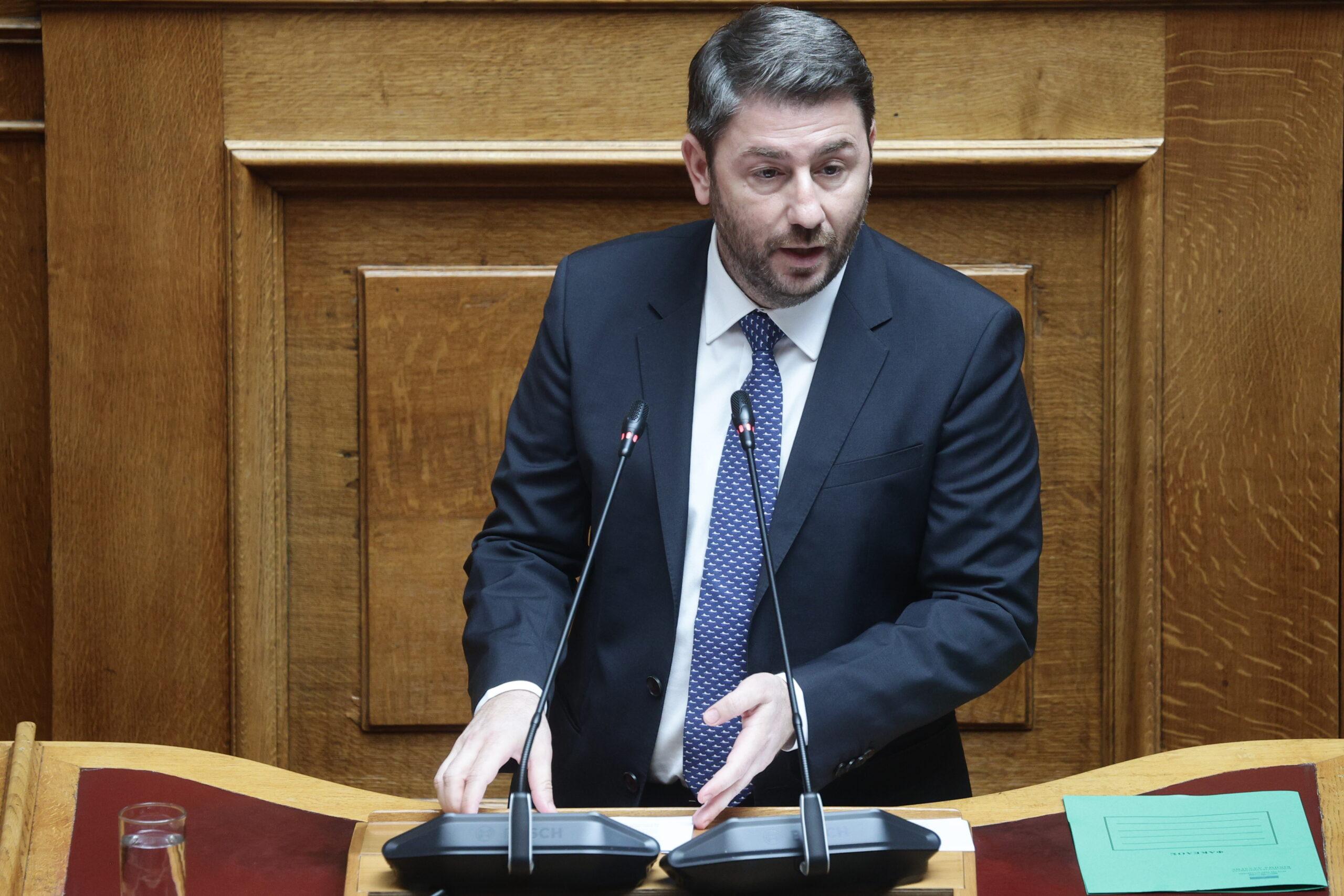 Βουλή: Ο Ανδρουλάκης ζήτησε ενός λεπτού σιγή για τα θύματα από τις φωτιές