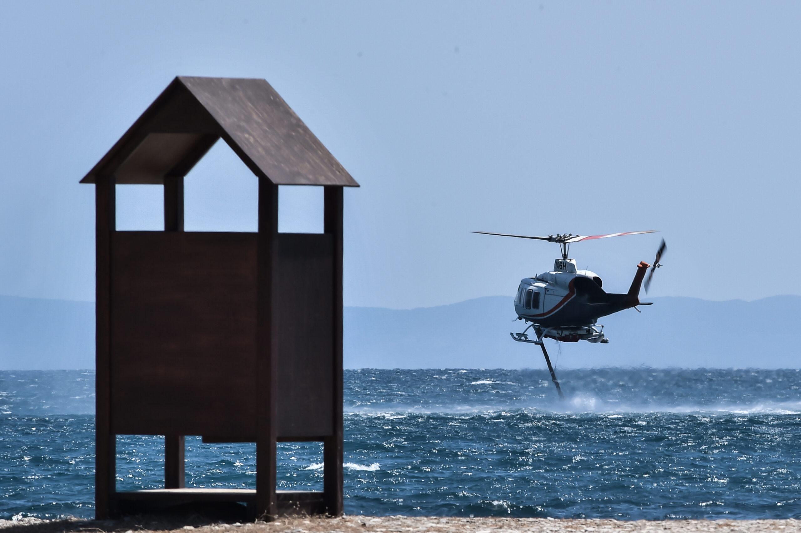 Κύθνος – Φωτιά: 20 άτομα απεγκλωβίστηκαν μέσω θαλάσσης