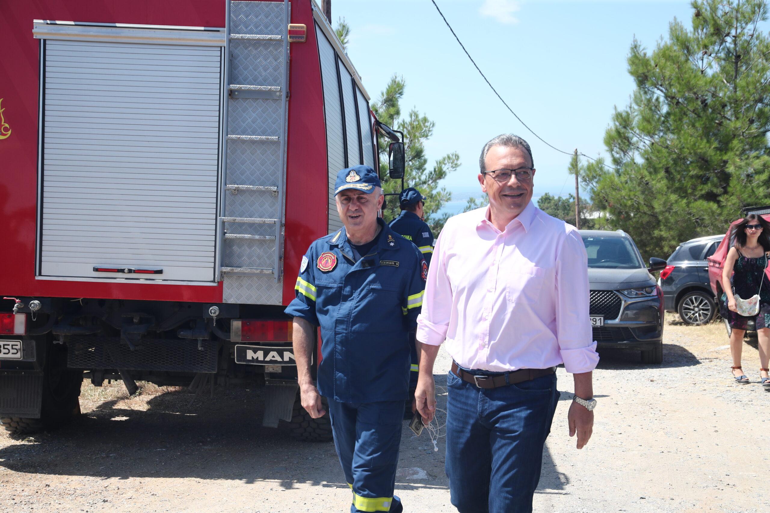 Φάμελλος: «Δυστυχώς η κατάσταση στα πύρινα μέτωπα της χώρας μας και σήμερα δεν εξελίσσεται θετικά»