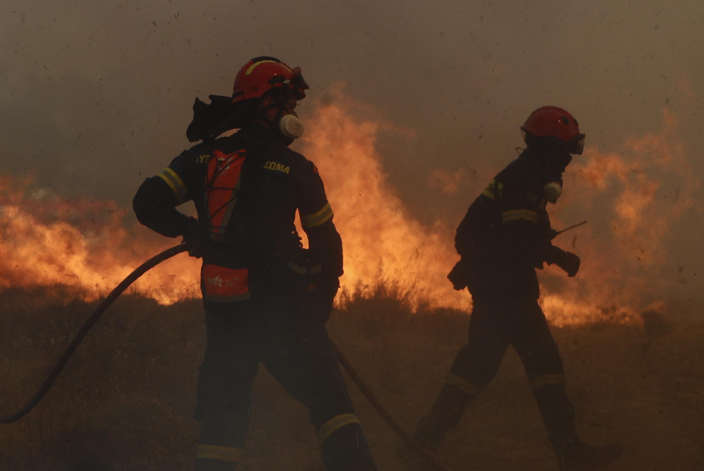 Πάρνηθα: Εκκενώνεται η Αμυγδαλέζα – Περισσότεροι από 600 μετανάστες θα μεταφερθούν στη Μαλακάσα