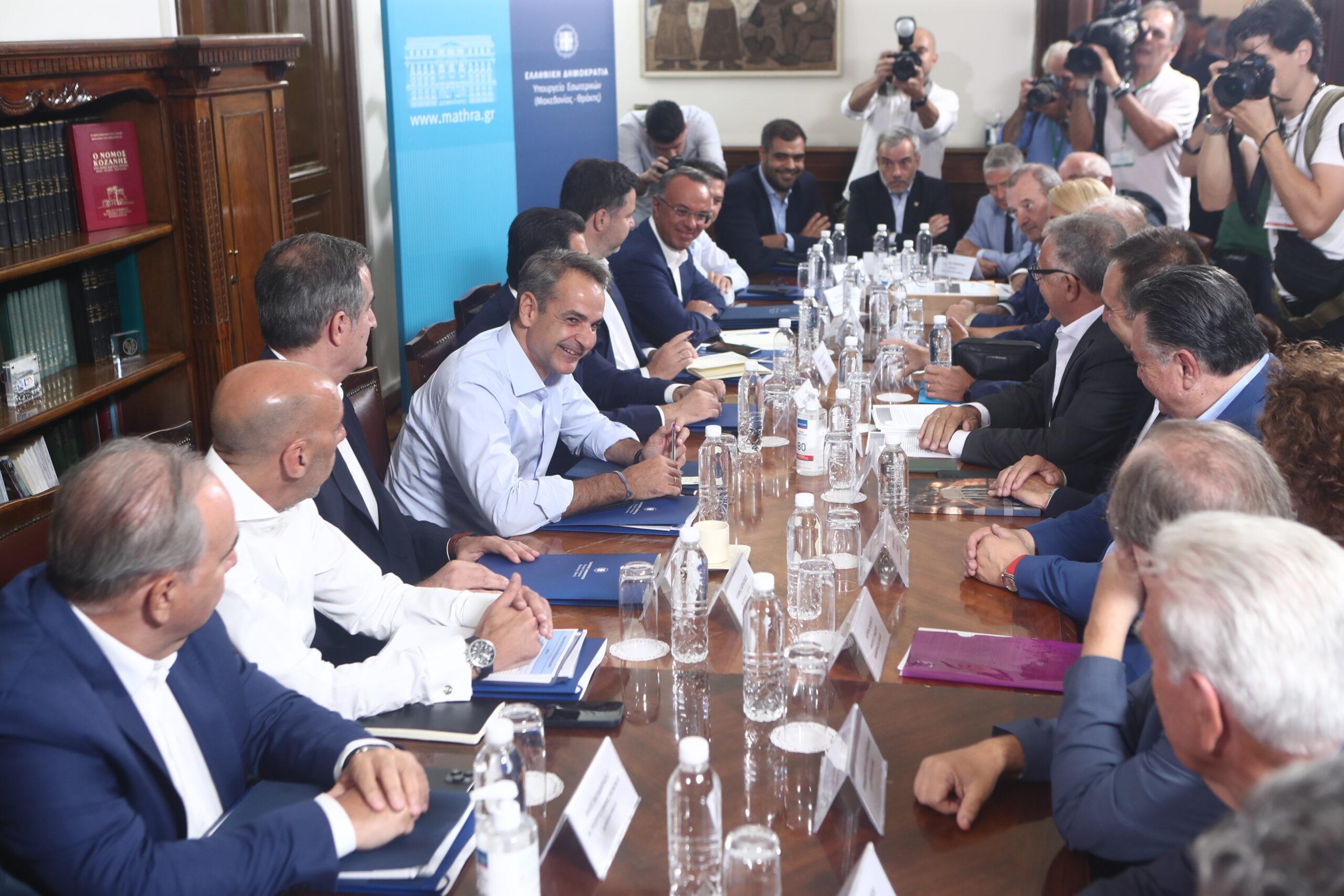 Ποιες ειδήσεις βγήκαν από τη συνάντηση του πρωθυπουργού με τους βουλευτές Α’ και Β’ Θεσσαλονίκης