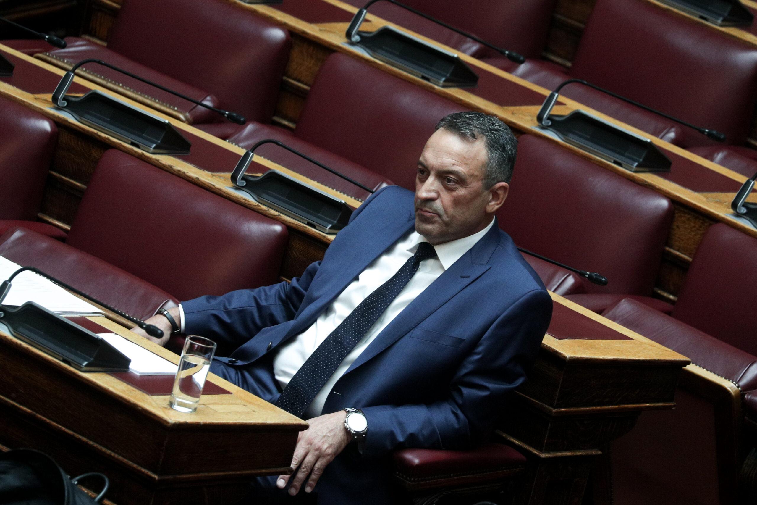 Σπαρτιάτες – Β. Στίγκας: «Δεν έχω σχέση με τον Κασιδιάρη» – Βαριές κουβέντες από τους υπόλοιπους βουλευτές