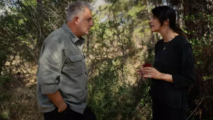 Γη της Ελιάς Spoiler: Ο Στάθης απαρνείται την Ιουλία – Το ένοχο μυστικό κλονίζει το ζευγάρι