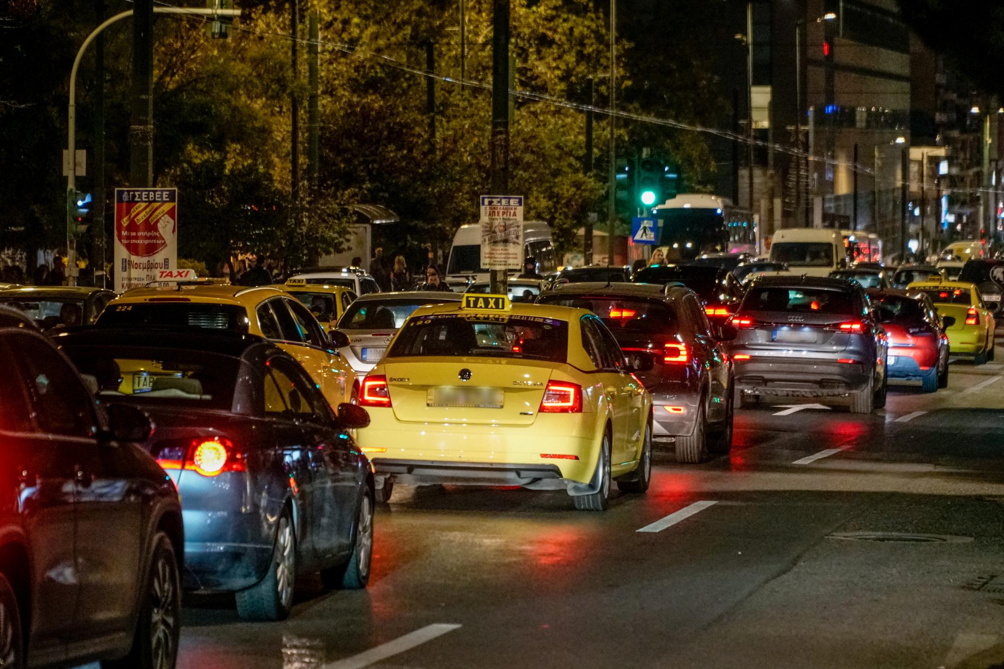 Αυξημένη κίνηση σήμερα (27/8) στο κέντρο της Αθήνας