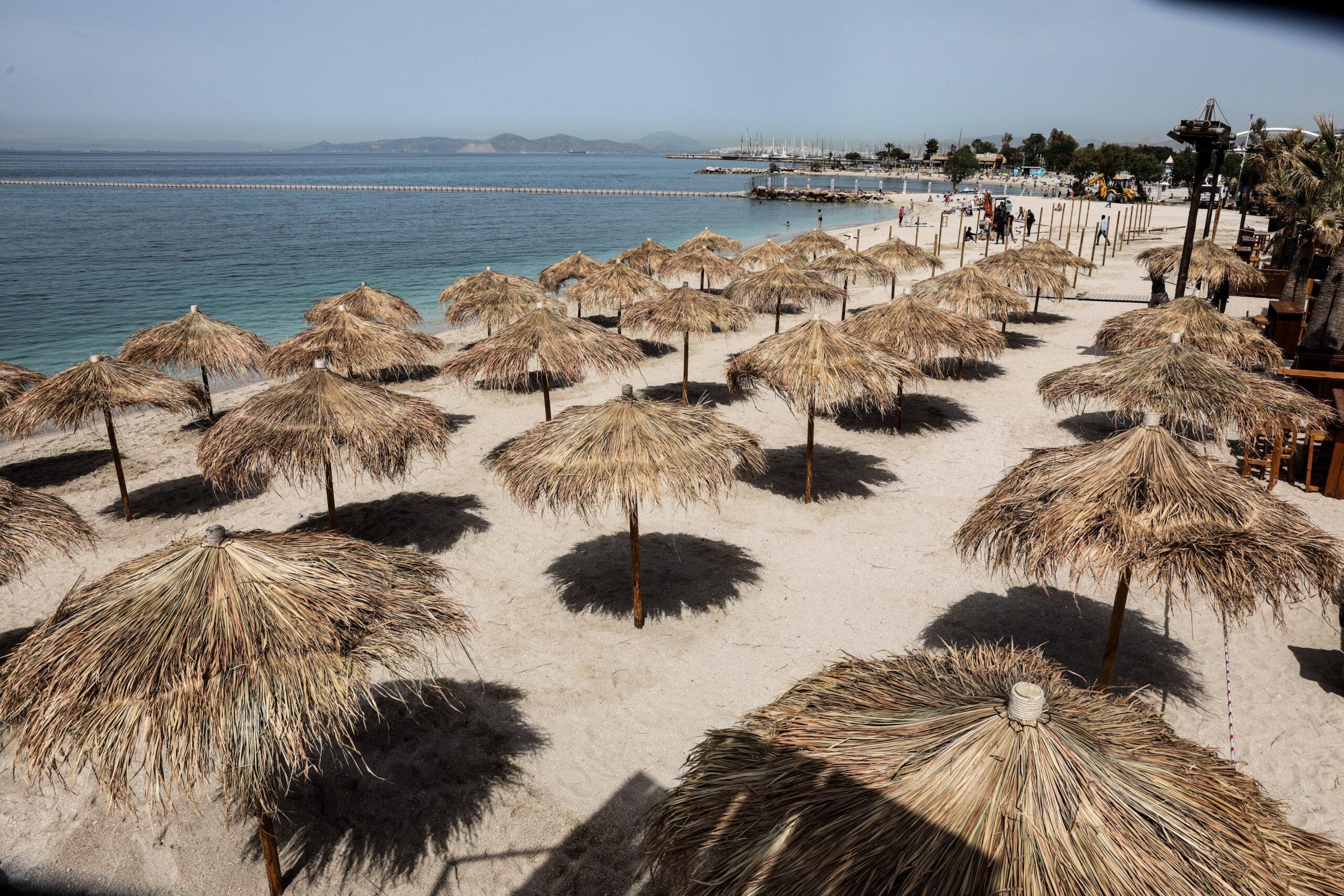 Μητέρα καταγγέλλει ότι beach bar της Χαλκιδικής της απαγόρευσε να ταΐσει το μωρό της με δικό της φαγητό