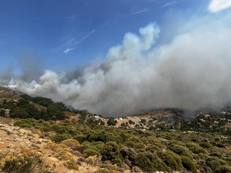 Άνδρος: Μήνυμα του 112 για εκκένωση της περιοχής Γίδες