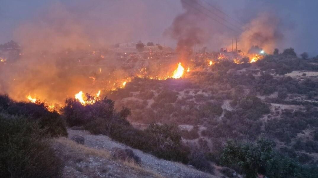 Κύπρος: Εκτός ελέγχου η φωτιά στη Λεμεσό