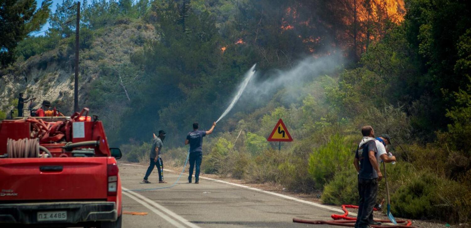 Έκτακτη διυπουργική σύσκεψη στο υπουργείο Κλιματικής Κρίσης και Πολιτικής Προστασίας λόγω των πυρκαγιών