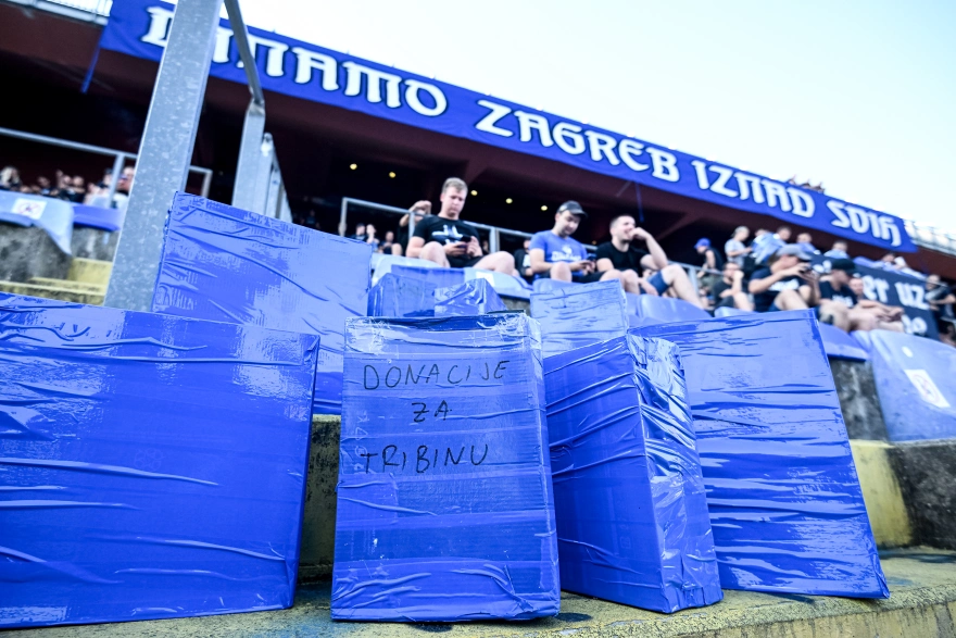 Οι οπαδοί της Ντιναμό μαζεύουν χρήματα στο γήπεδο για τους προφυλακισμένους στην Ελλάδα