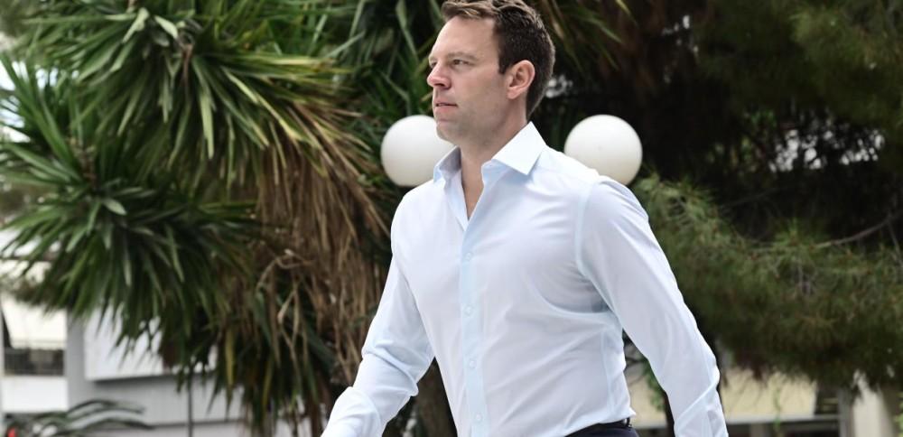 Ποιος είναι ο Στέφανος Κασσελάκης που θα διεκδικήσει την ηγεσία του ΣΥΡΙΖΑ – ΠΣ