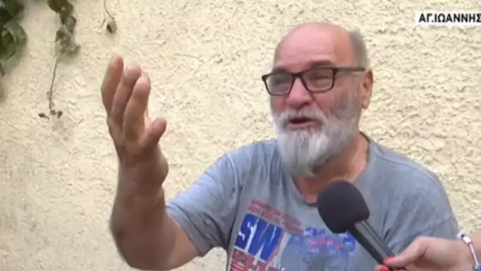 Αχαρνές – «Κατέρρευσε» στην κάμερα του ΣΚΑΙ για το καμένο σπίτι του