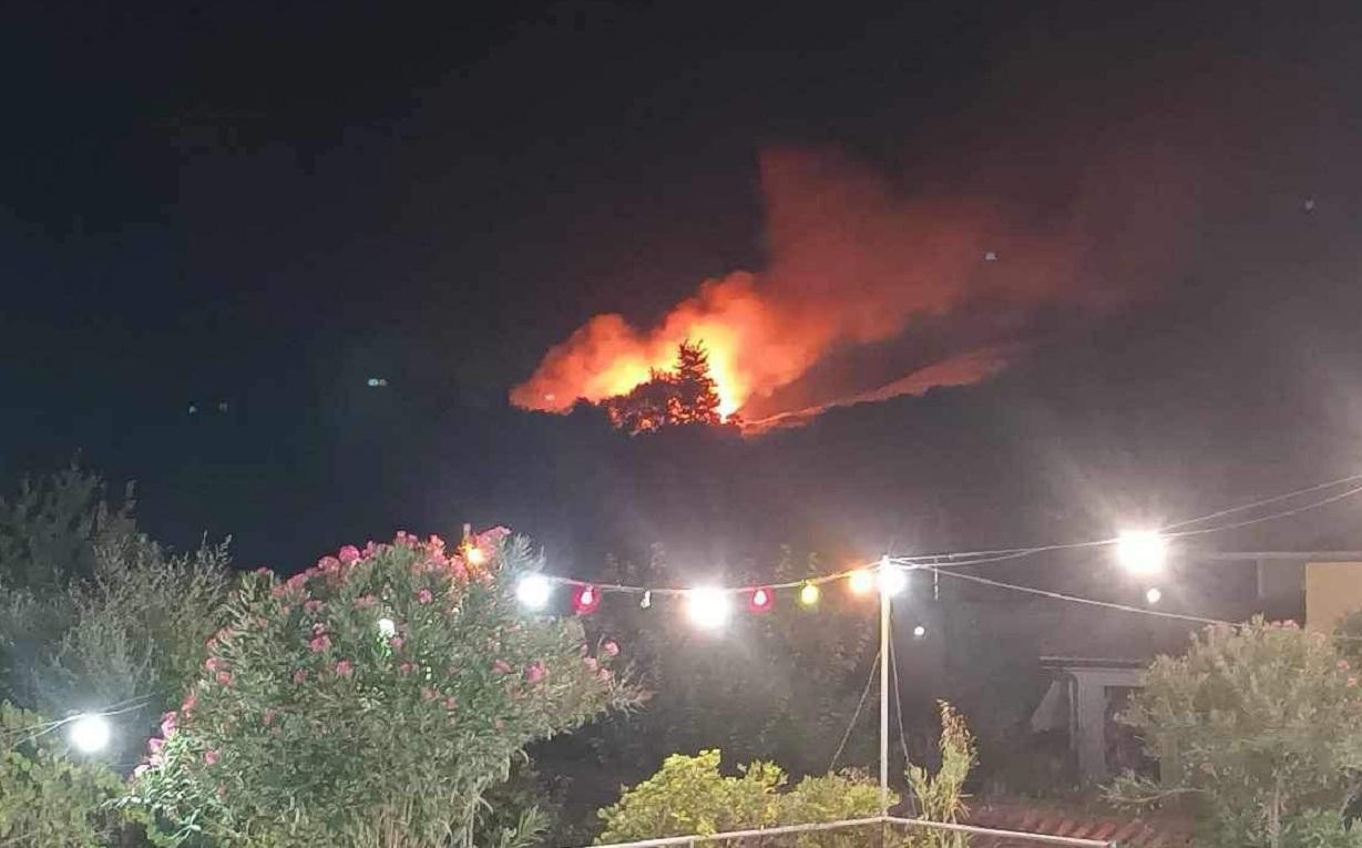Φωτιά στην Κεφαλονία στην περιοχή Αγία Ειρήνη