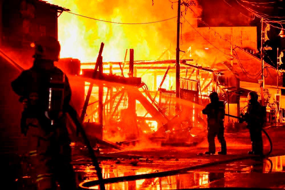 Ινδονησία: Τρεις νεκροί από πυρκαγιά σε ξενοδοχείο στην Τζακάρτα