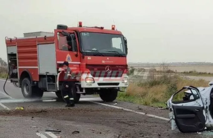 Θεσσαλονίκη: Τροχαίο στη Βόλβη – Απεγκλωβίστηκε γυναίκα χωρίς τις αισθήσεις της