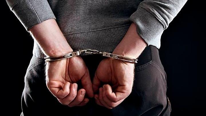 Κηφισιά: Συνελήφθη 17χρονος που πουλούσε βεγγαλικά και κροτίδες μέσω διαδικτύου