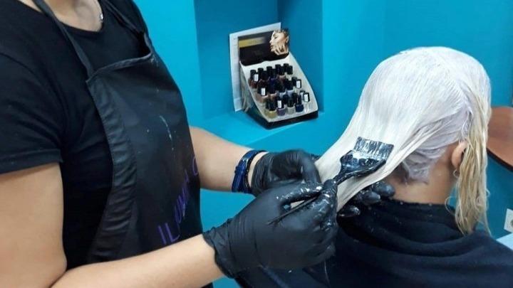 Θεσσαλονίκη: «Μπάρμπι» και «Κεν» βγαίνουν από τα κομμωτήρια