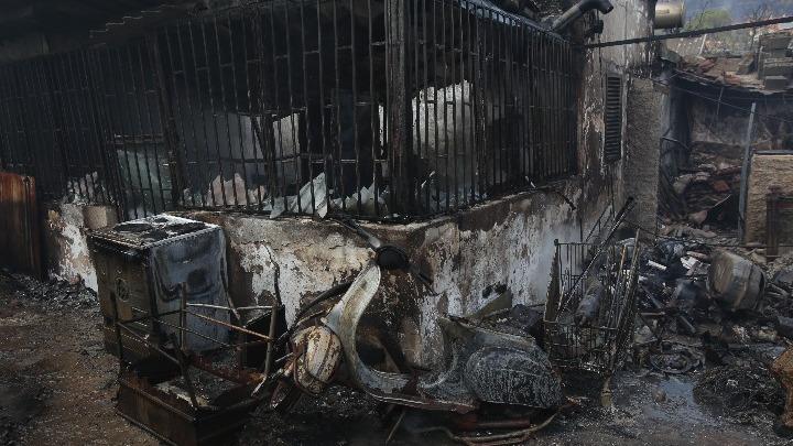 Καταγραφή των καταστροφών: Ζημιές σε επιχειρήσεις λόγω πυρκαγιών στη δυτική και ανατολική Αττική