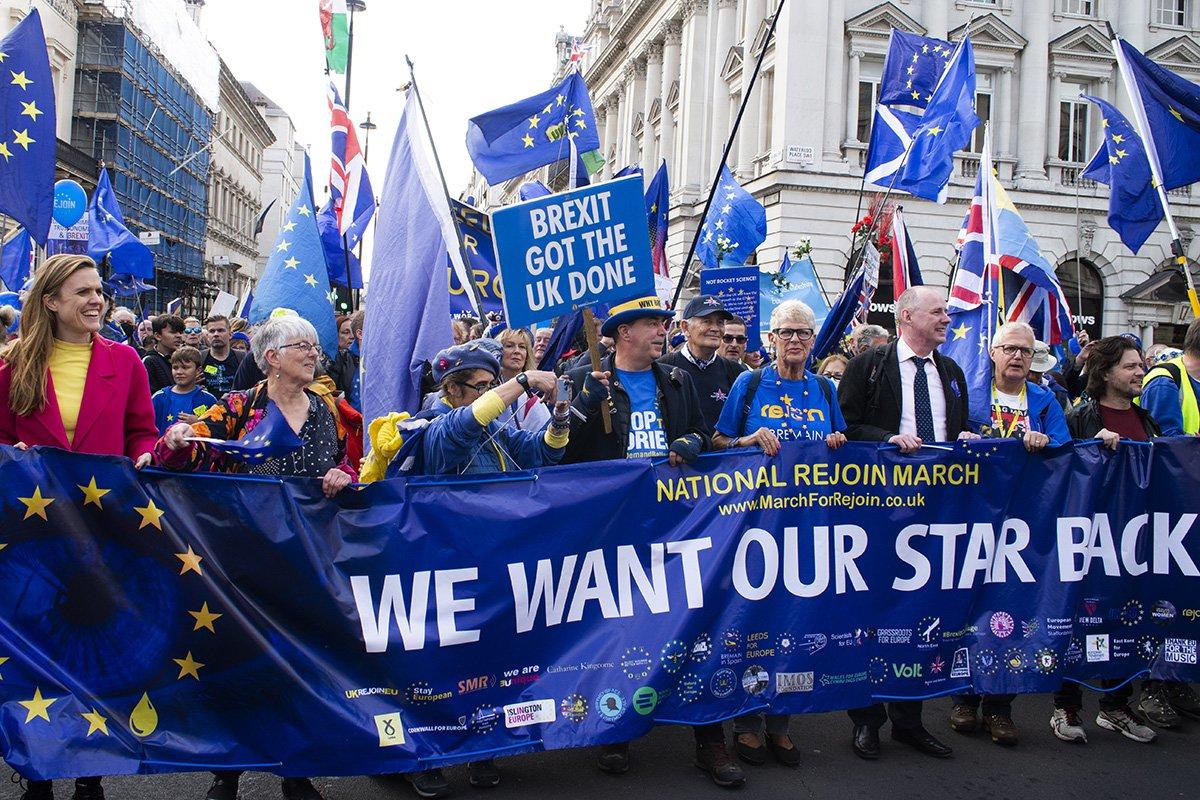 Λονδίνο: Μεγάλη διαδήλωση για την επιστροφή της Μεγάλης Βρετανίας στην Ευρωπαϊκή Ένωση