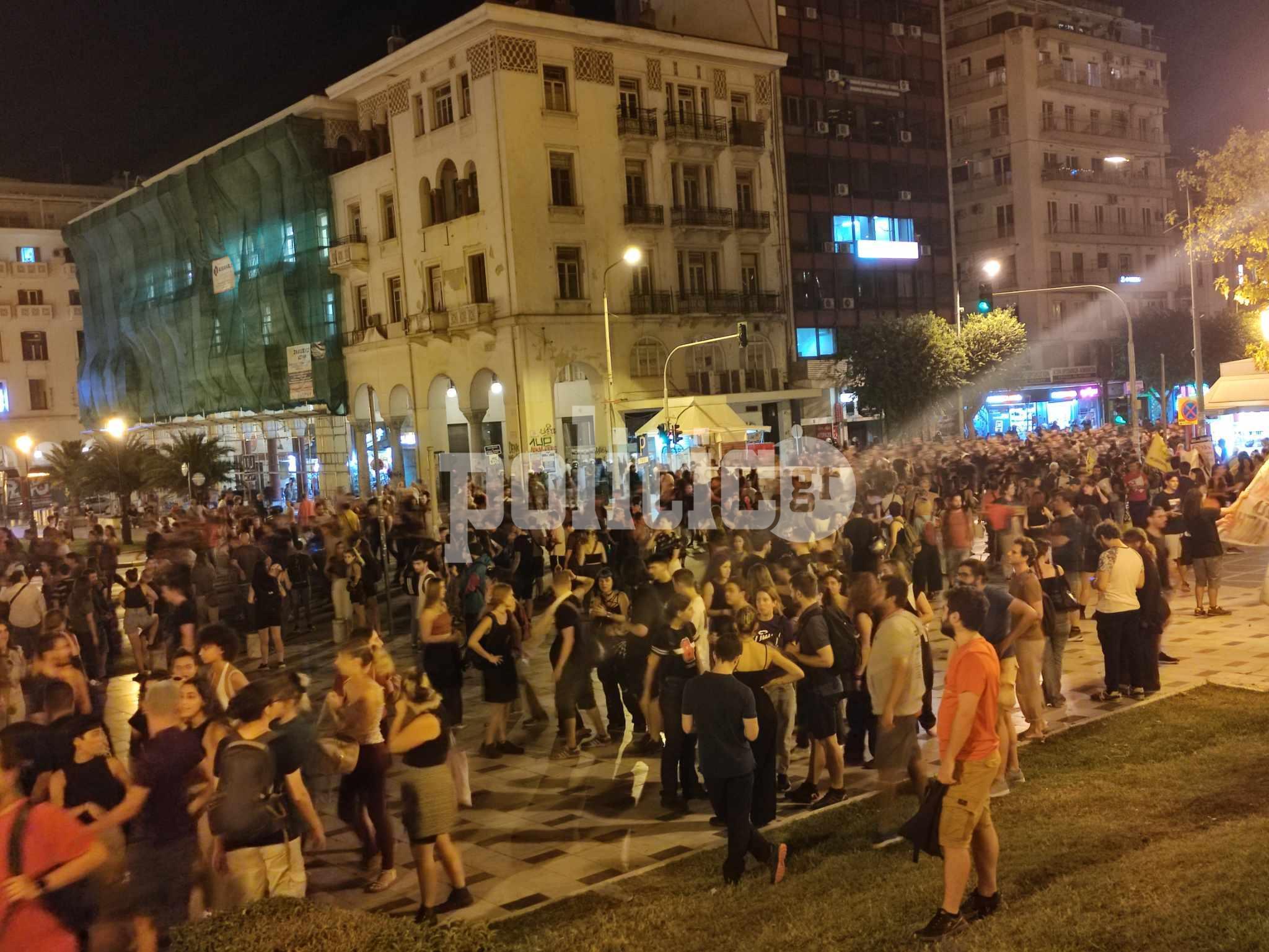 Θεσσαλονίκη: Δέκα χρόνια από τη δολοφονία του Παύλου Φύσσα – Μεγαλειώδης πορεία στη μνήμη του Killah P (ΦΩΤΟ & ΒΙΝΤΕΟ)