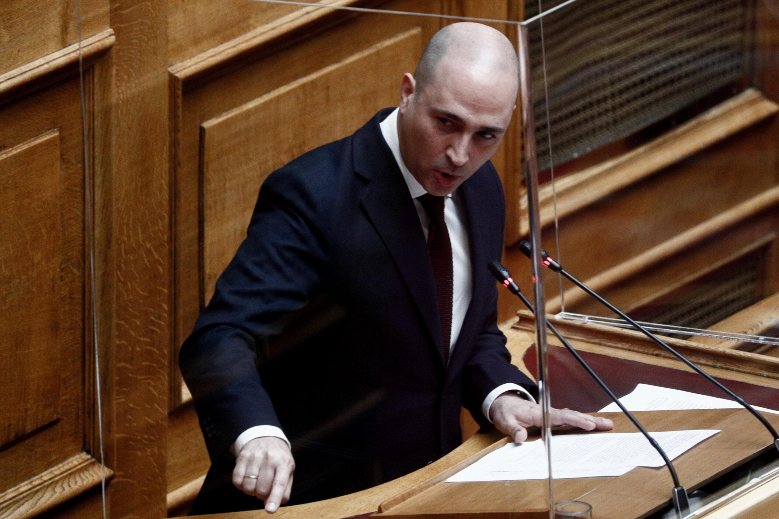 Κ. Μπογδάνος για Στ. Κασσελάκη: «Έρχεται με φωτόσπαθο στο Star Wars της πολιτικής» (ΒΙΝΤΕΟ)