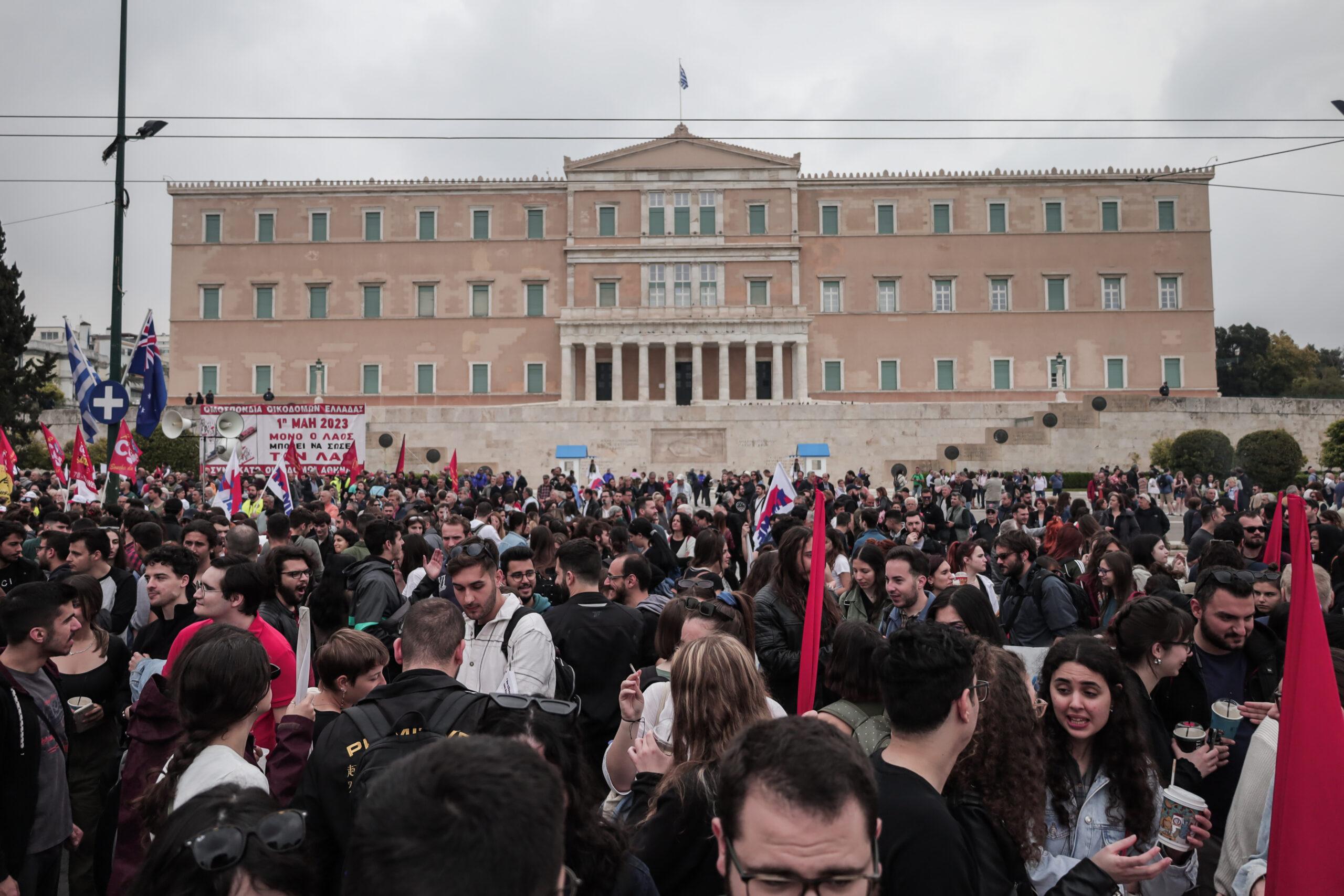 Παραλύει σήμερα η χώρα από τις απεργιακές κινητοποιήσεις – Ζητούν την απόσυρση του εργασιακού νομοσχεδίου
