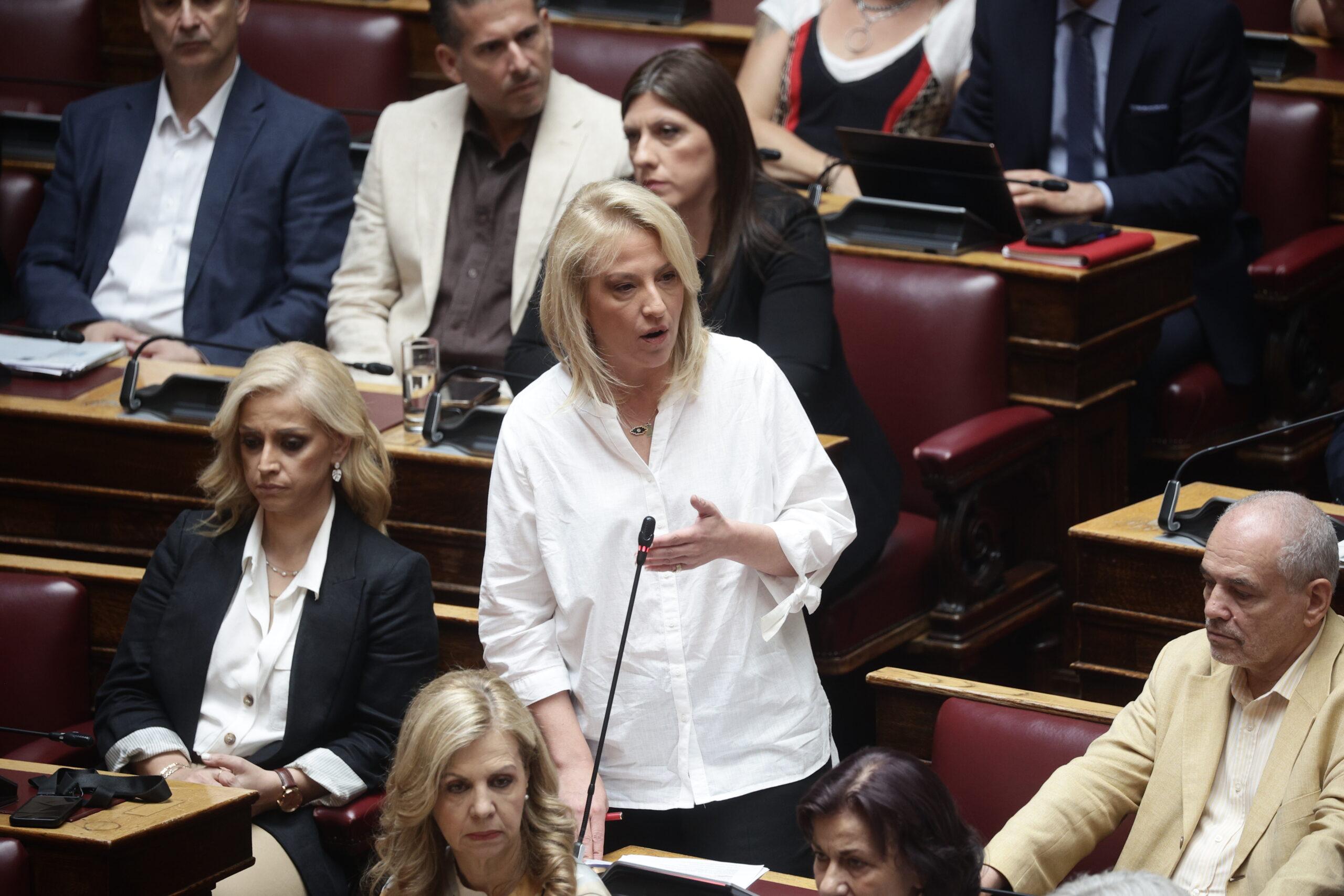 Η επιτροπή Δεοντολογίας της Βουλής εισηγείται την άρση ασυλίας της Ρένας Δούρου για τη φωτιά στο Μάτι