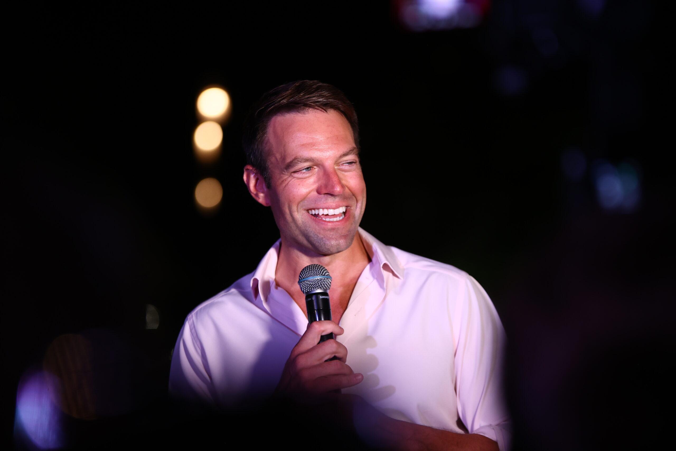 Στ. Κασσελάκης: Στο πεζοδρομο της Ερμού ο υποψήφιος του ΣΥΡΙΖΑ