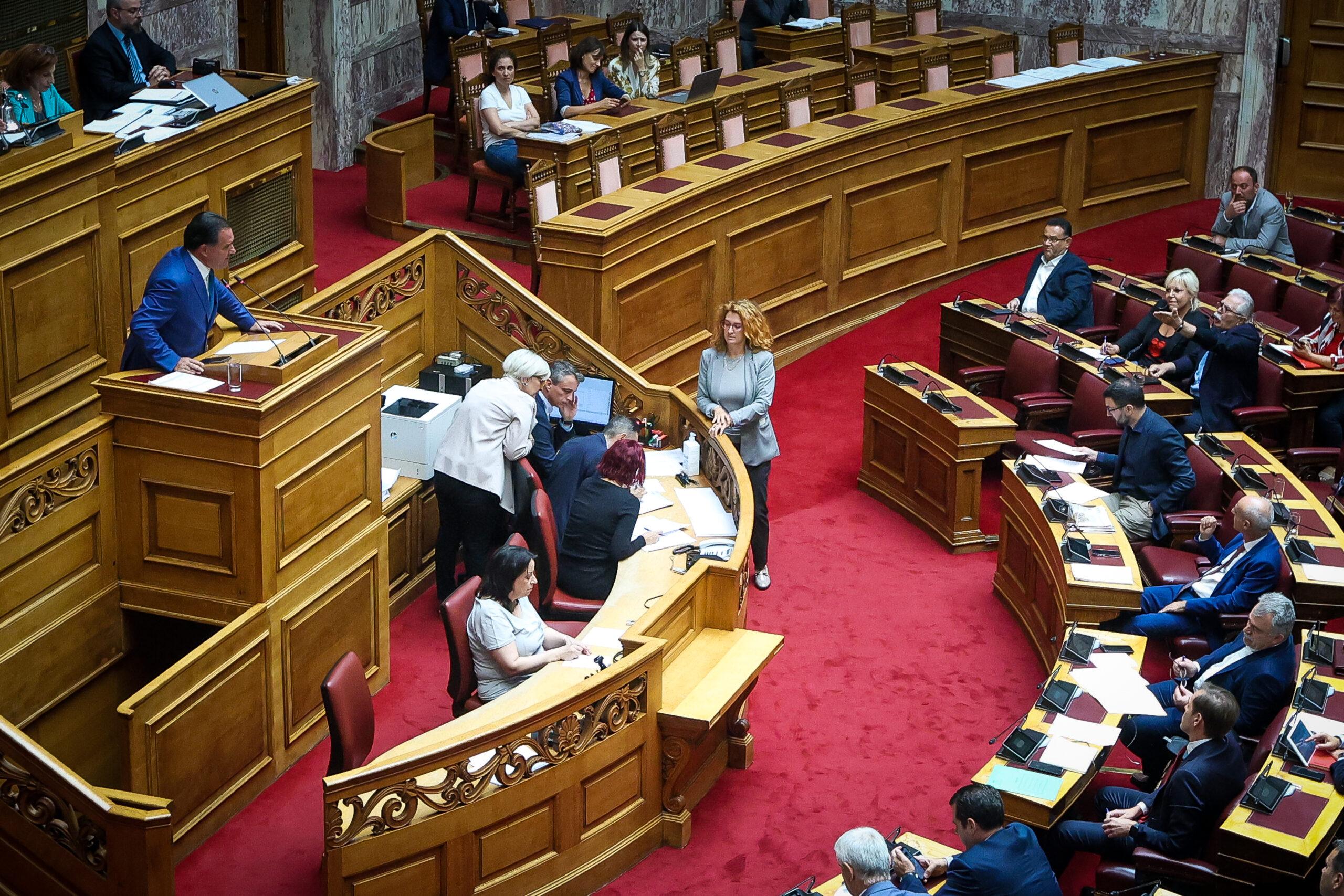 Εργασιακό νομοσχέδιο: Όλα όσα πρέπει να γνωρίζουν οι εργαζόμενοι και οι εργοδότες