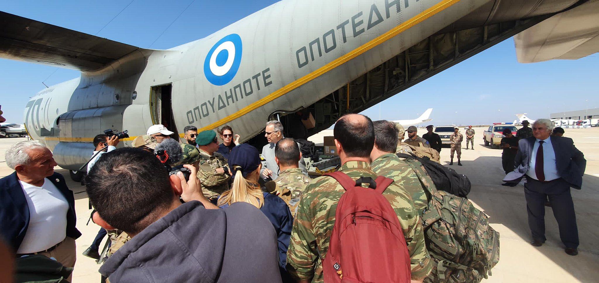 Λιβύη: Η στιγμή της άφιξης της ελληνικής αποστολής, λίγο πριν ξεκινήσει τη μοιραία διαδρομή