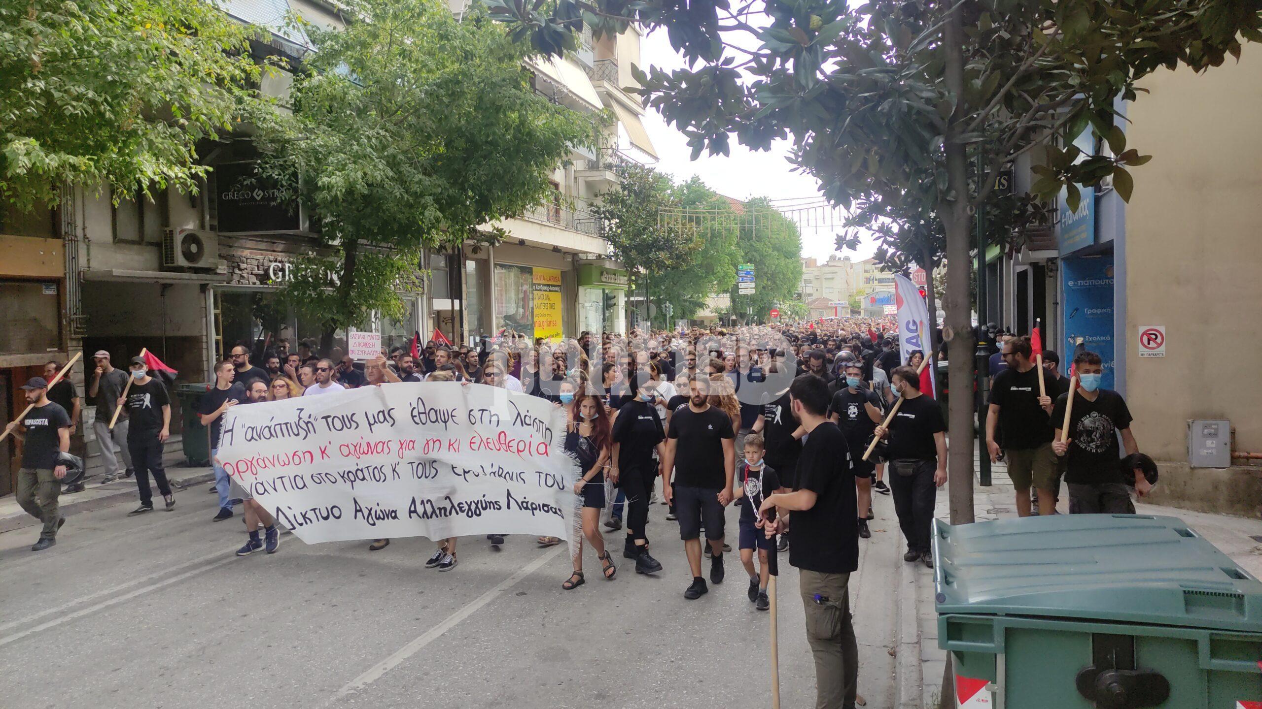 Λάρισα: Μεγαλειώδης πορεία για τις πλημμύρες – Συγκλονιστική ομιλία από την πρόεδρο του Συλλόγου Πληγέντων Τεμπών (ΒΙΝΤΕΟ & ΦΩΤΟ)