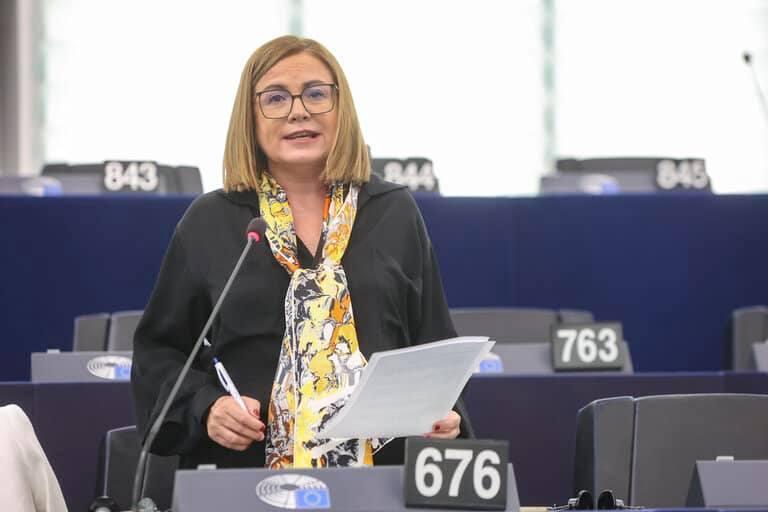 Μαρία Σπυράκη: Ευελιξία στη χρήση πόρων και χαμηλότοκα δάνεια από την Ευρωπαϊκή Τράπεζα Επενδύσεων για έργα σε πληγείσες περιοχές