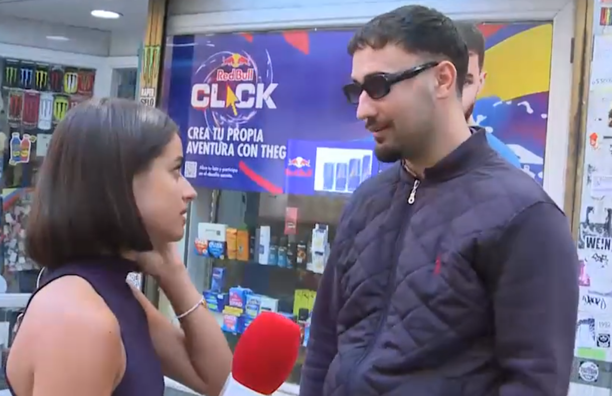 Σοκ στην Ισπανία: Δημοσιογράφος δέχεται σεξουαλική επίθεση on air από περαστικό (BINTEO)