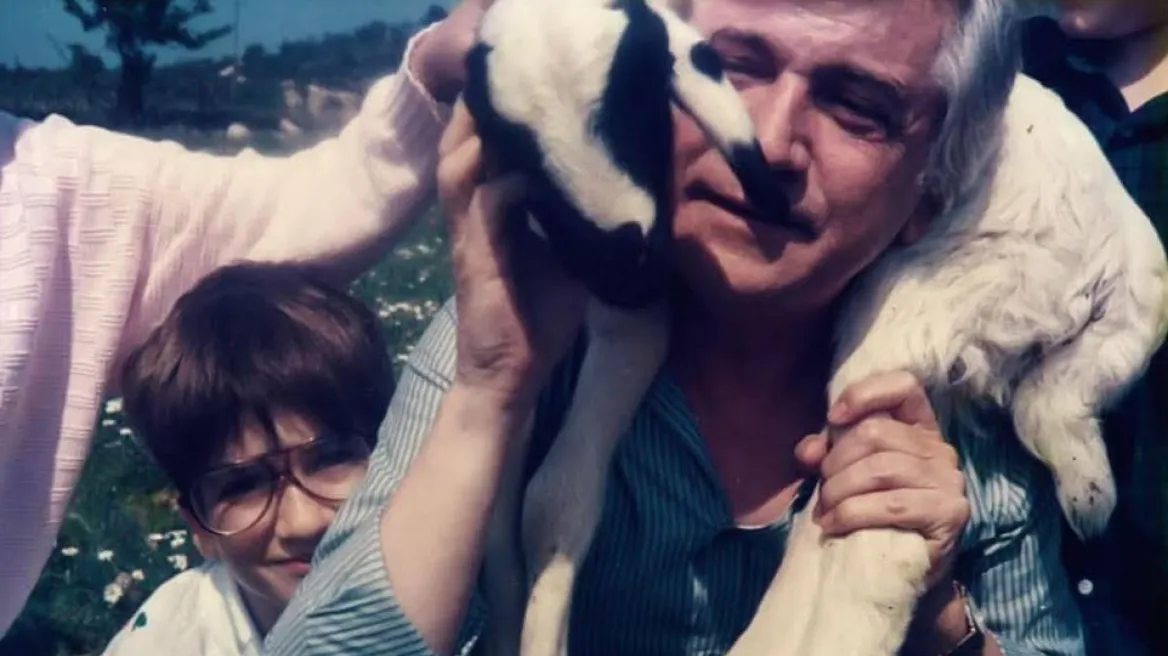Η ανάρτηση του Κώστα Μπακογιάννη για τα 34 χρόνια από τη δολοφονία του πατέρα του