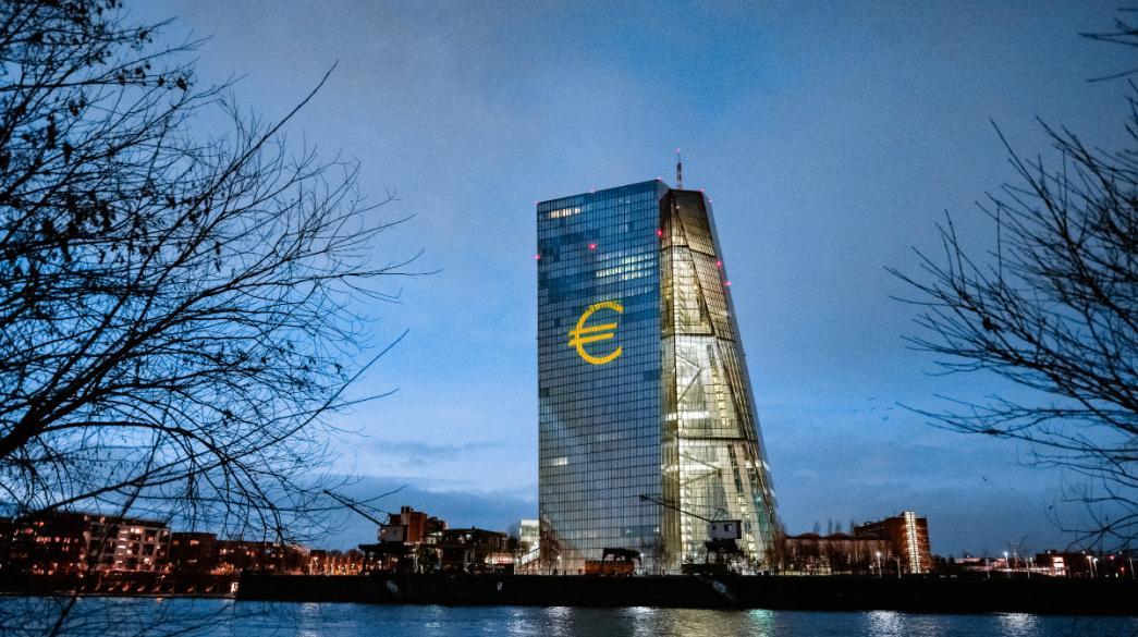 Επικεφαλής ΕΚΤ: Ξεκινά το ντόμινο των νέων αυξήσεων