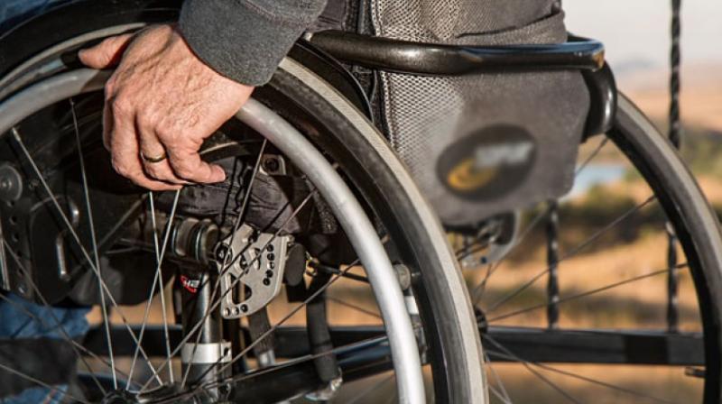 Βρετανία: Άφησαν επιβάτη εκτός πτήσης επειδή το αναπηρικό του αμαξίδιο ήταν πολύ μεγάλο