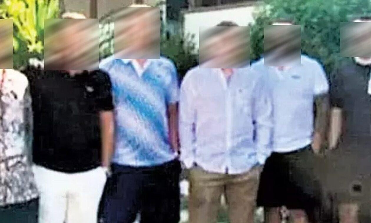 Μακελειό στη Λούτσα: Οι Αρχές εξετάζουν φωτογραφία με τα θύματα (ΒΙΝΤΕΟ)