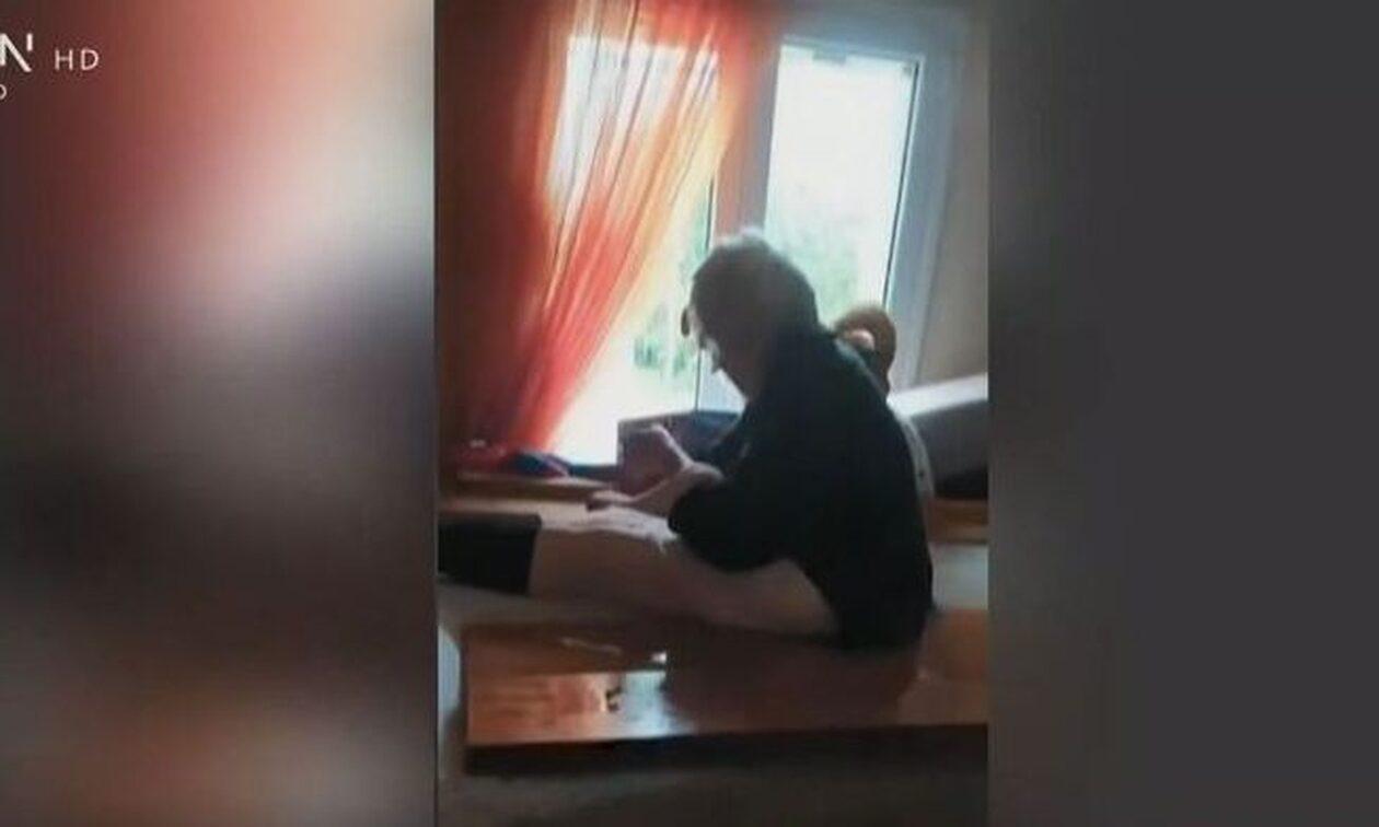 Κακοκαιρία Daniel: Ηλικιωμένη περιμένει πάνω σε τραπέζι – Είναι εγκλωβισμένη στο σπίτι της (ΒΙΝΤΕΟ)