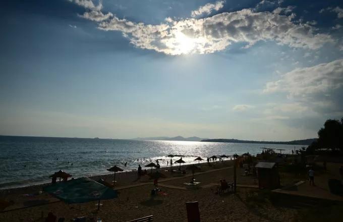 Καιρός: Υψηλές θερμοκρασίες και σκόνη σήμερα