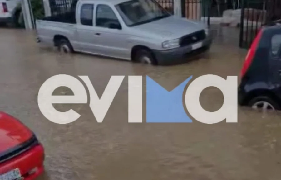 Κακοκαιρία στην Εύβοια: Οδηγοί εγκλωβίστηκαν στο Αλιβέρι – «Η Κύμη έχει μετατραπεί σε ποτάμι, δε μπορούμε να βγούμε από το σπίτι μας»