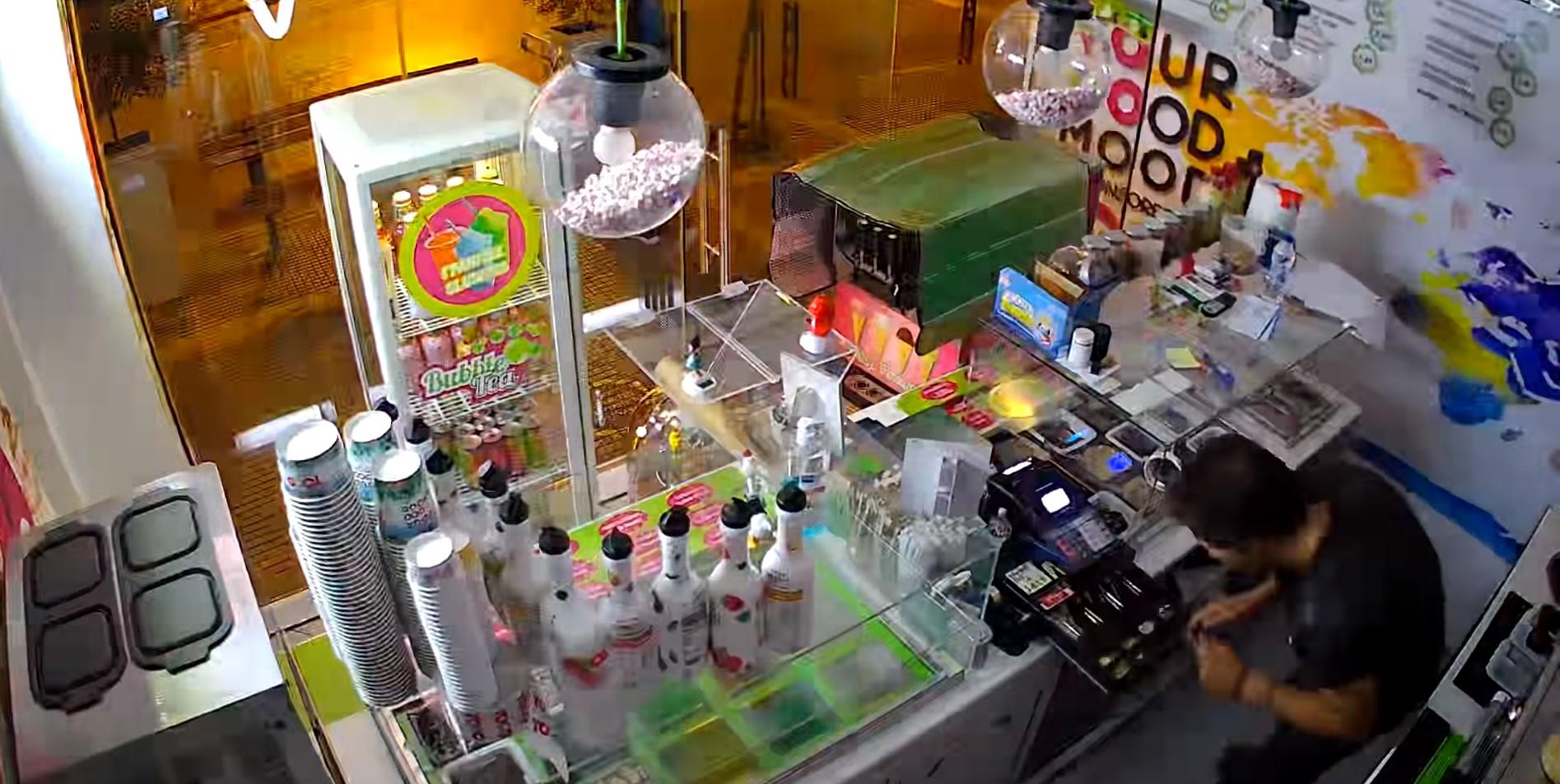 Θεσσαλονίκη: Διέρρηξαν μαγαζί στο κέντρο της πόλης ανενόχλητοι μέσα σε λίγα δευτερόλεπτα (ΒΙΝΤΕΟ)