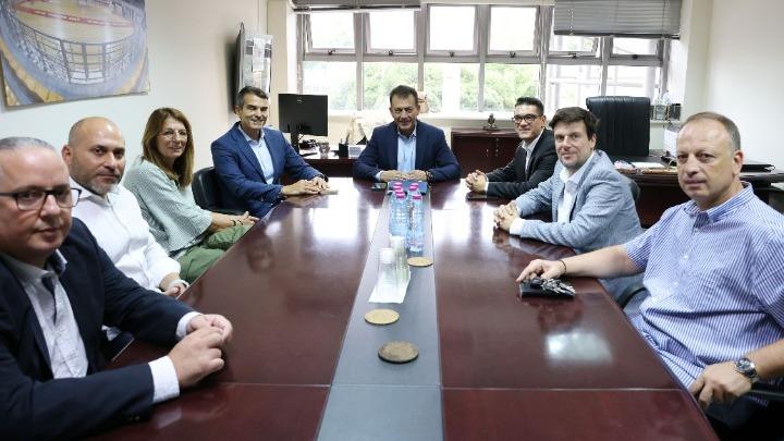 Επίσκεψη του Βρούτση στα ΕΑΚ Θεσσαλονίκης