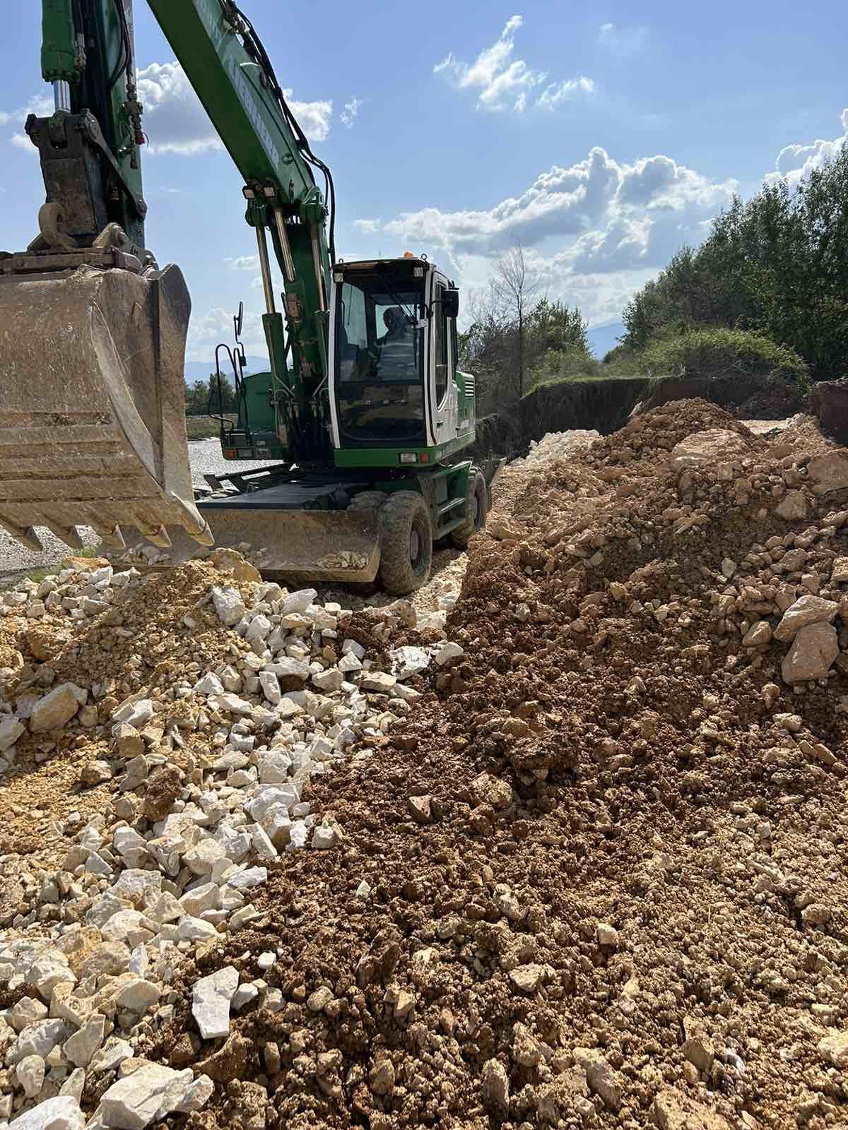 Συνεχίζονται από την Περιφέρεια Θεσσαλίας οι επιχειρήσεις για την αποκατάσταση της κυκλοφορίας