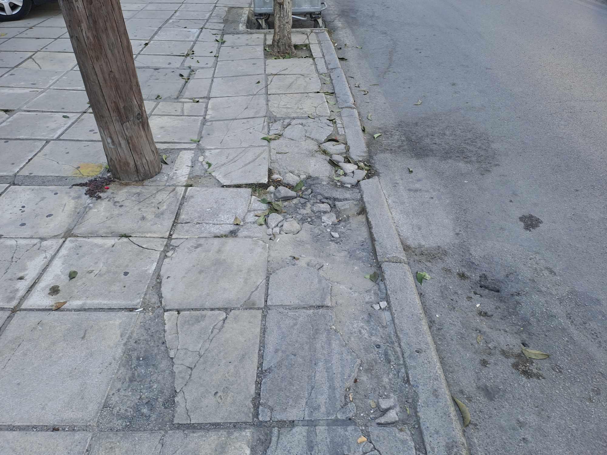 Δ. Κορδελιού – Ευόσμου: Πεζοδρόμια ακατάλληλα για… πεζούς και ΑμεΑ