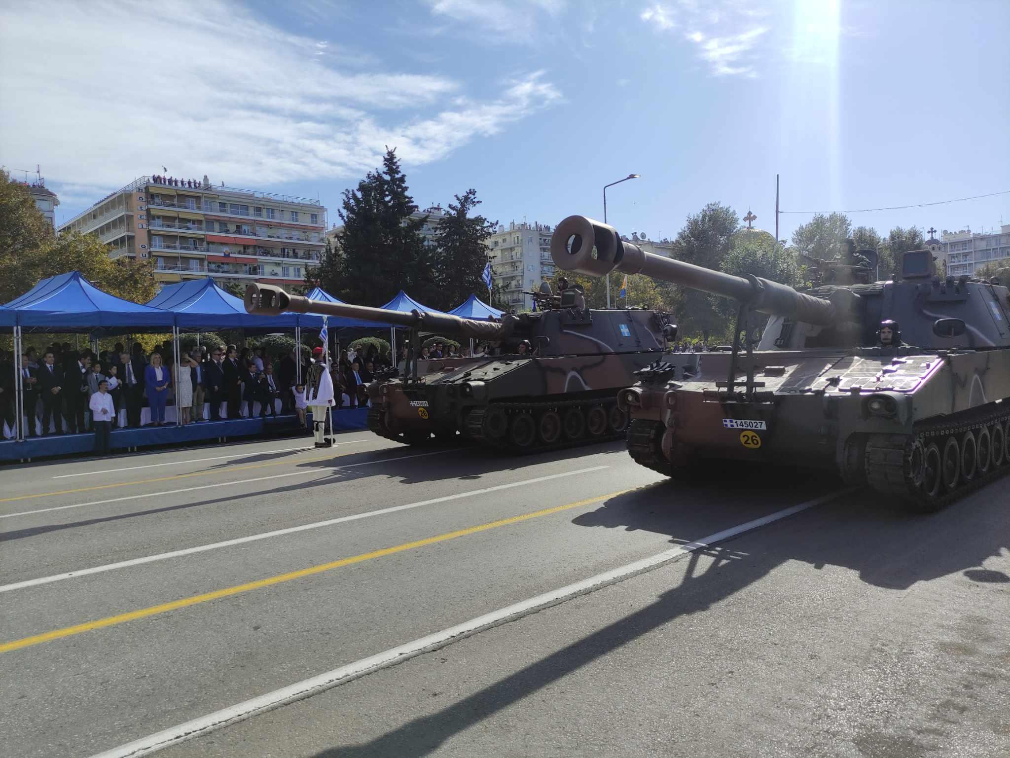Φωτορεπορτάζ POLITIC.GR: Στιγμές από την παρέλαση της 28ης Οκτωβρίου