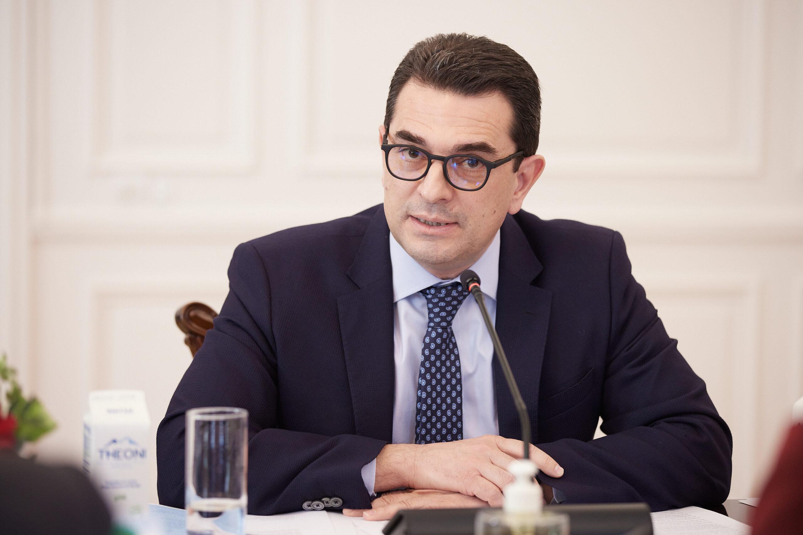 K. Σκρέκας: «Εμείς θέλουμε να πετύχουμε κάθε μέρα χαμηλή τιμή για τα νοικοκυριά»