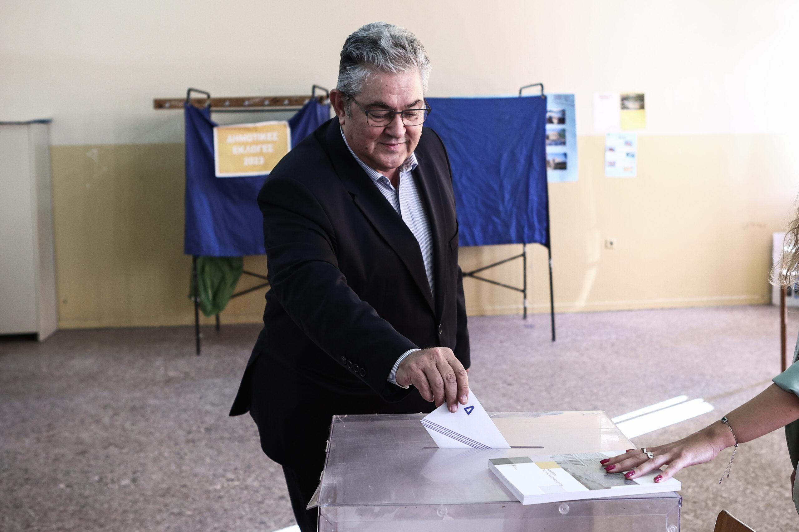 Ψήφισε ο Δημήτρης Κουτσούμπας: «Εκφράζουμε την καταδίκη μας στην αντιλαϊκή πολιτική»