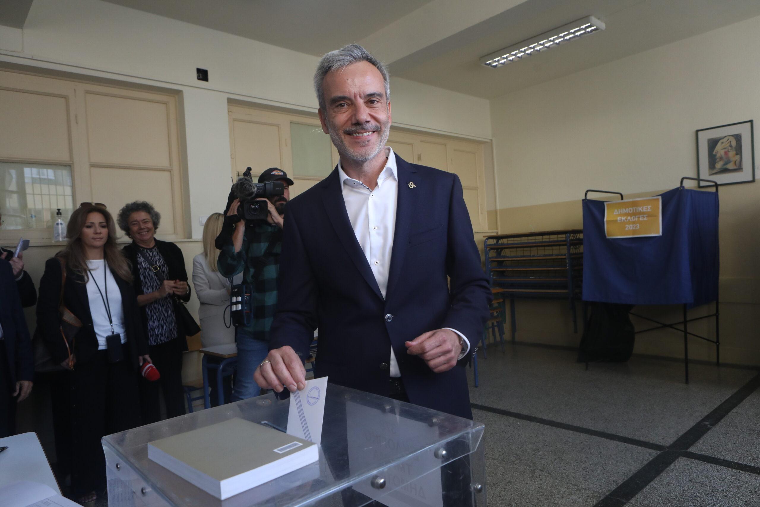 Ψήφισε ο Κωνσταντίνος Ζέρβας: «Η Θεσσαλονίκη δε γυρίζει πίσω, ζητώ την ανανέωση της εμπιστοσύνης»